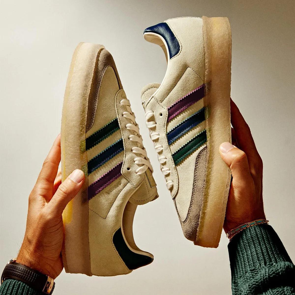 La Samba Clarks x Kith x adidas de Ronnie Fieg revient en deux coloris pour les fêtes de fin d'année La Samba Clarks x Kith x adidas de Ronnie Fieg revient en deux coloris pour les fêtes de fin d'année