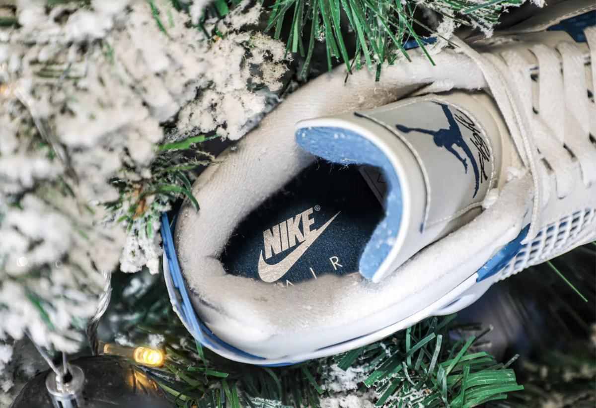 La rétro 2024 Air Jordan 4 "Military Blue" s'appelle en fait "Industrial Blue". La rétro 2024 Air Jordan 4 "Military Blue" s'appelle en fait "Industrial Blue".