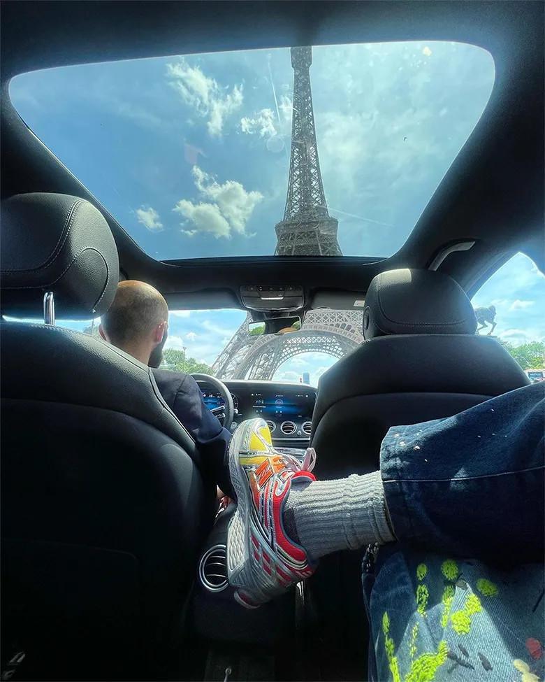 Salehe Bembury dévoile la collaboration New Balance 1906R "Heat Be Hot". Salehe Bembury dévoile la collaboration New Balance 1906R "Heat Be Hot".