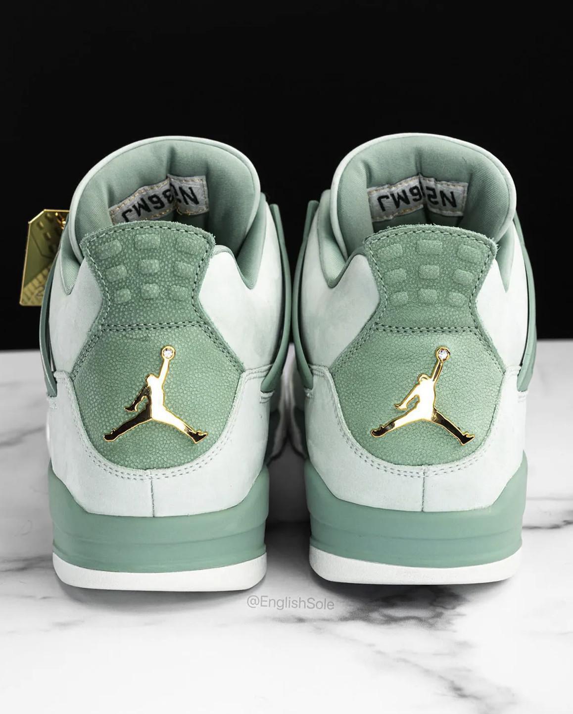 Air Jordan 4 "First Class" sertie de diamants et fabriquée exclusivement pour les athlètes de la WNBA Air Jordan 4 "First Class" sertie de diamants et fabriquée exclusivement pour les athlètes de la WNBA