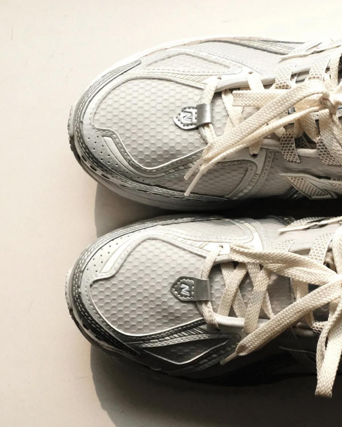 Kith célèbre la New Balance 1906R avec des tons naturels atténués Kith célèbre la New Balance 1906R avec des tons naturels atténués