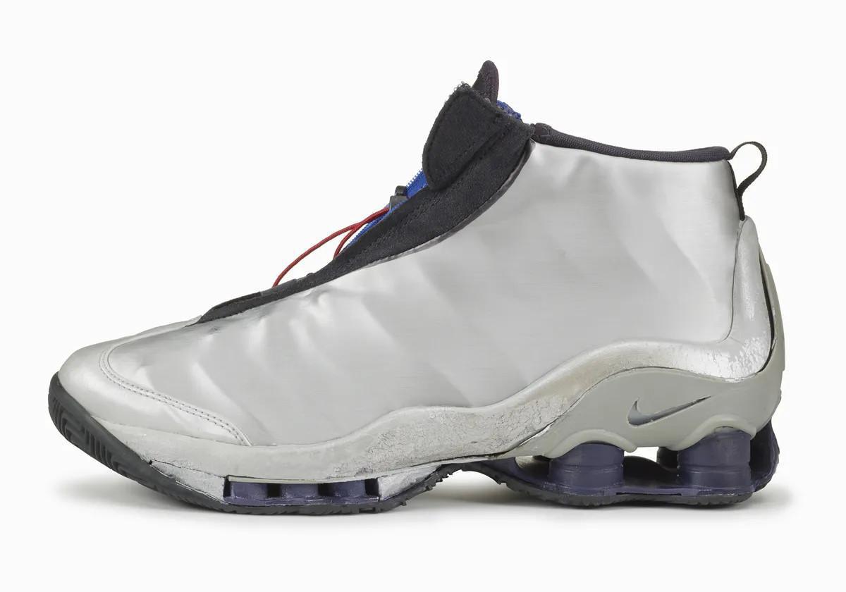 THE NIKE SHOX VC1 THE NIKE SHOX VC1