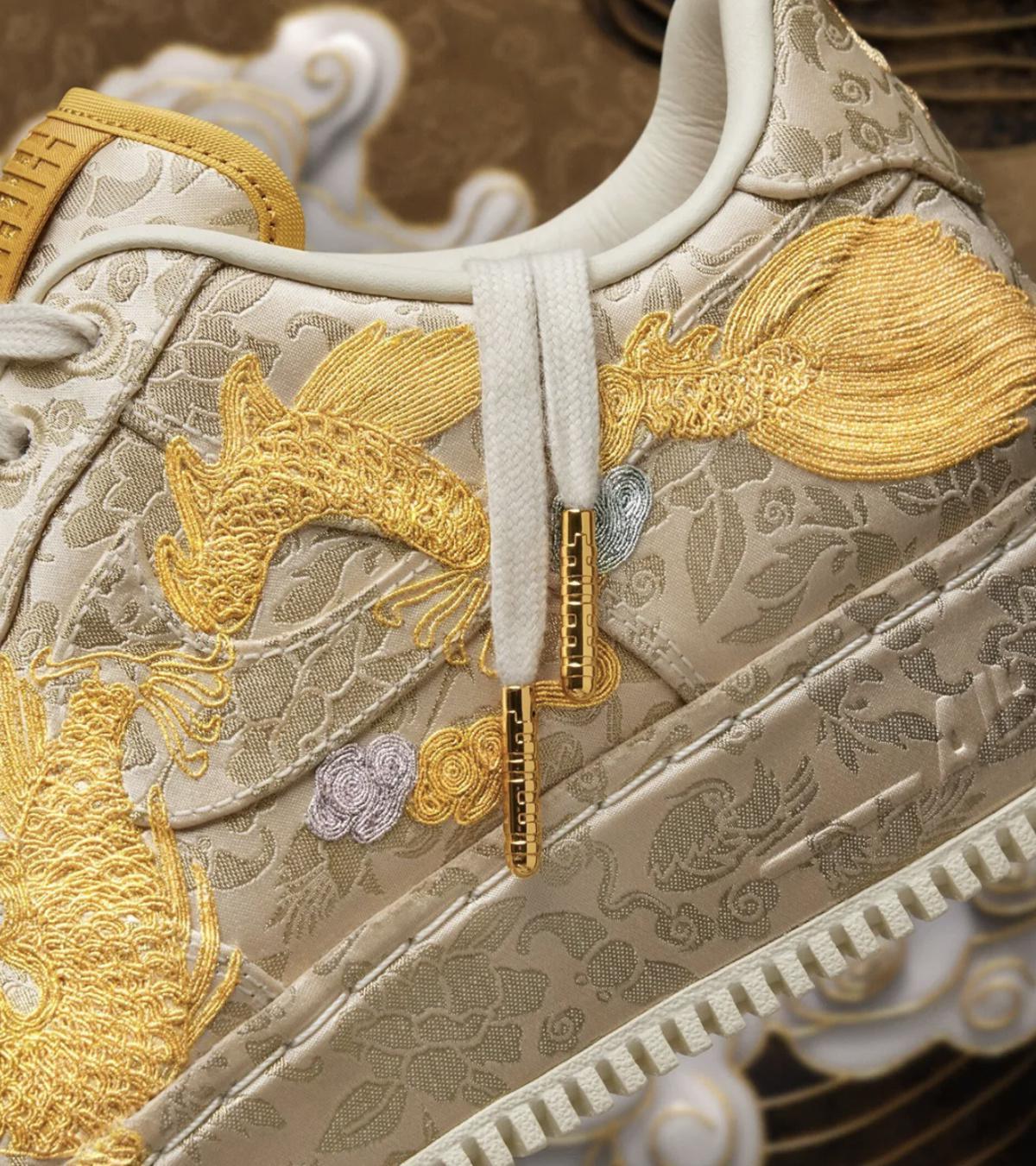 La célébration du Nouvel An chinois par Nike atteint de nouveaux sommets avec une Air Force 1 à 365 $. La célébration du Nouvel An chinois par Nike atteint de nouveaux sommets avec une Air Force 1 à 365 $.