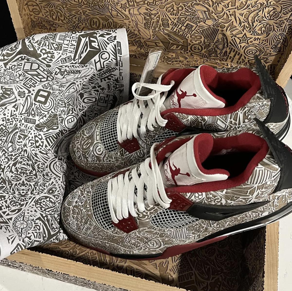 Seuls Michael Jordan, Mark Parker et Mark Smith possèdent cet échantillon d'Air Jordan 4 "Laser". Seuls Michael Jordan, Mark Parker et Mark Smith possèdent cet échantillon d'Air Jordan 4 "Laser".