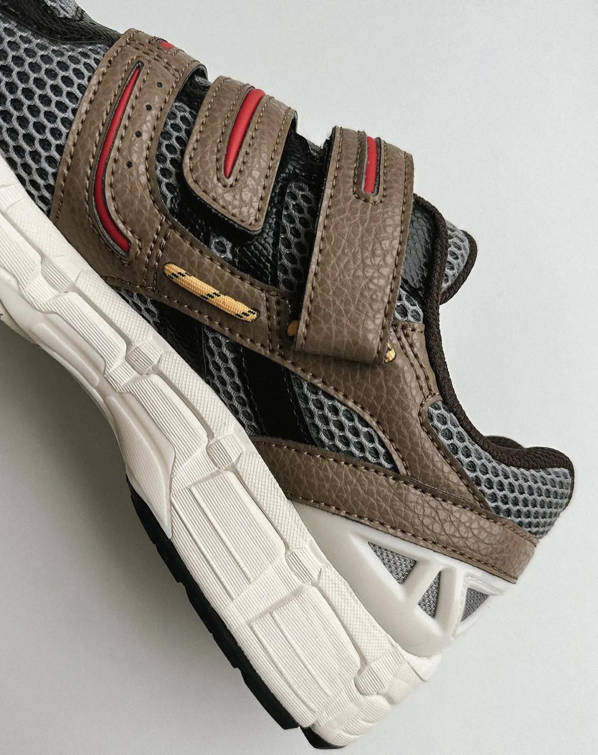 Premier regard sur la GEL-Kayano 20 de HAL Studios x ASICS Premier regard sur la GEL-Kayano 20 de HAL Studios x ASICS