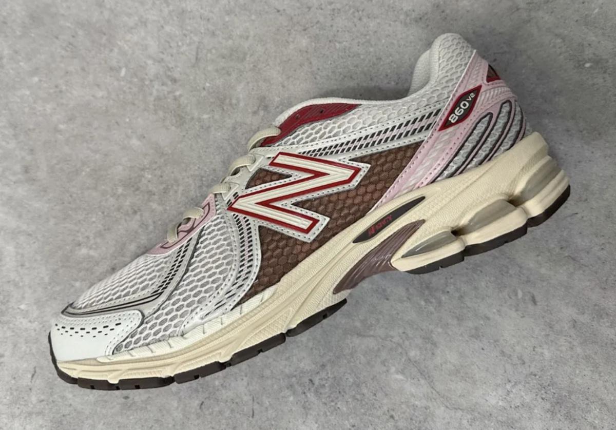 SIZE? Dévoile sa collaboration exclusive avec New Balance 860v2 SIZE? Dévoile sa collaboration exclusive avec New Balance 860v2