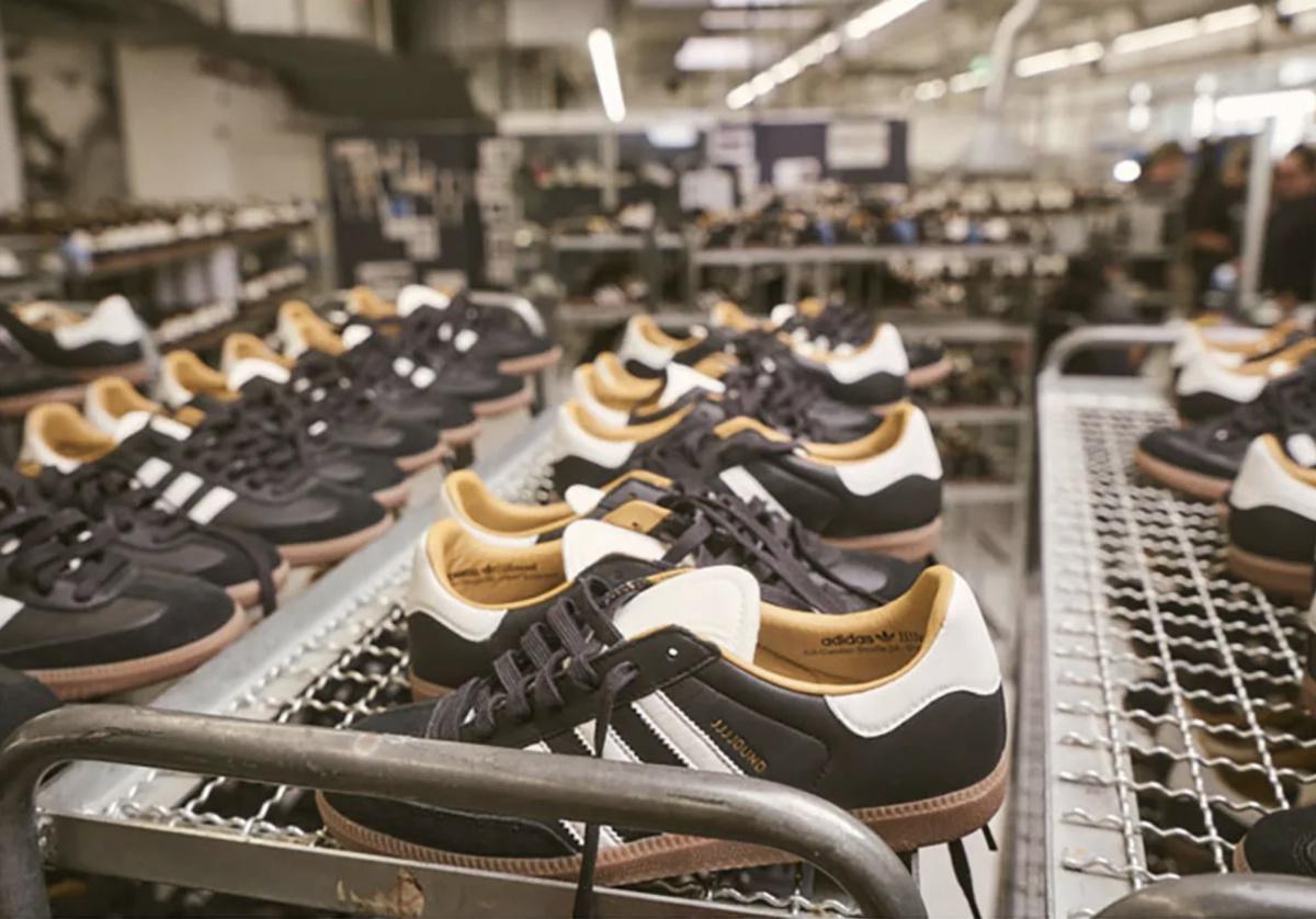 JJJJound annonce officiellement son partenariat avec adidas Originals avec une collaboration sur la Samba JJJJound annonce officiellement son partenariat avec adidas Originals avec une collaboration sur la Samba