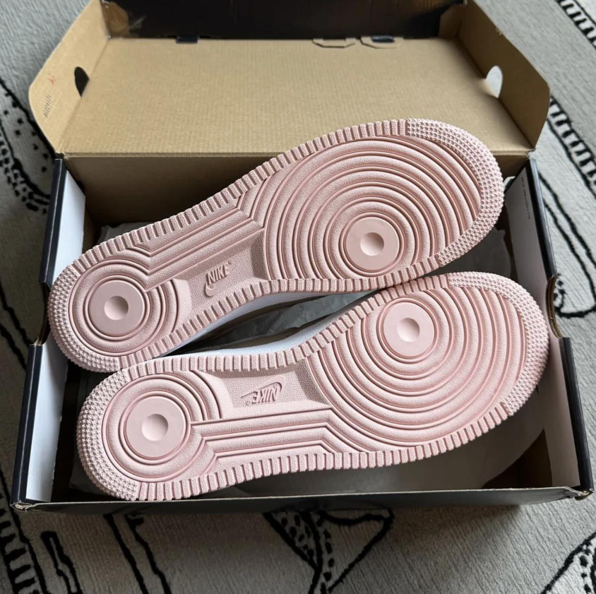 Nouvelles images de la Nike Air Force 1 Low "Linen" (2024) Nouvelles images de la Nike Air Force 1 Low "Linen" (2024)