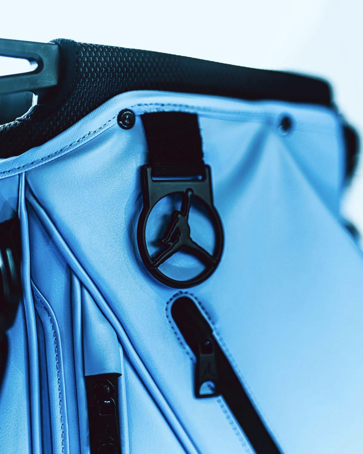 Michael Jordan offre à l'équipe de golf de l'UNC des Air Jordan 9s et bien d'autres choses encore Michael Jordan offre à l'équipe de golf de l'UNC des Air Jordan 9s et bien d'autres choses encore