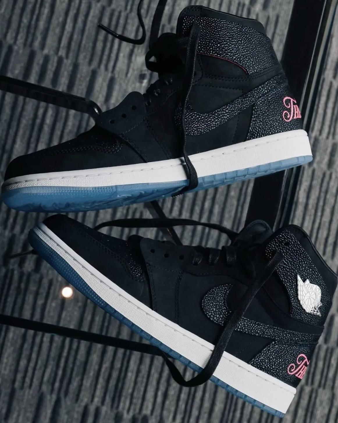 Jordan Brand a offert à Devin Haney un Air Jordan 1 PE pour le grand combat Jordan Brand a offert à Devin Haney un Air Jordan 1 PE pour le grand combat