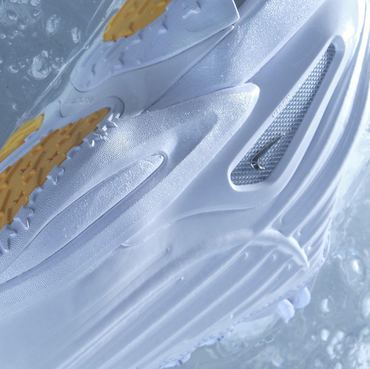 La Nike NOCTA Hot Step 2 "White" sort à minuit sur NOCTA.com La Nike NOCTA Hot Step 2 "White" sort à minuit sur NOCTA.com