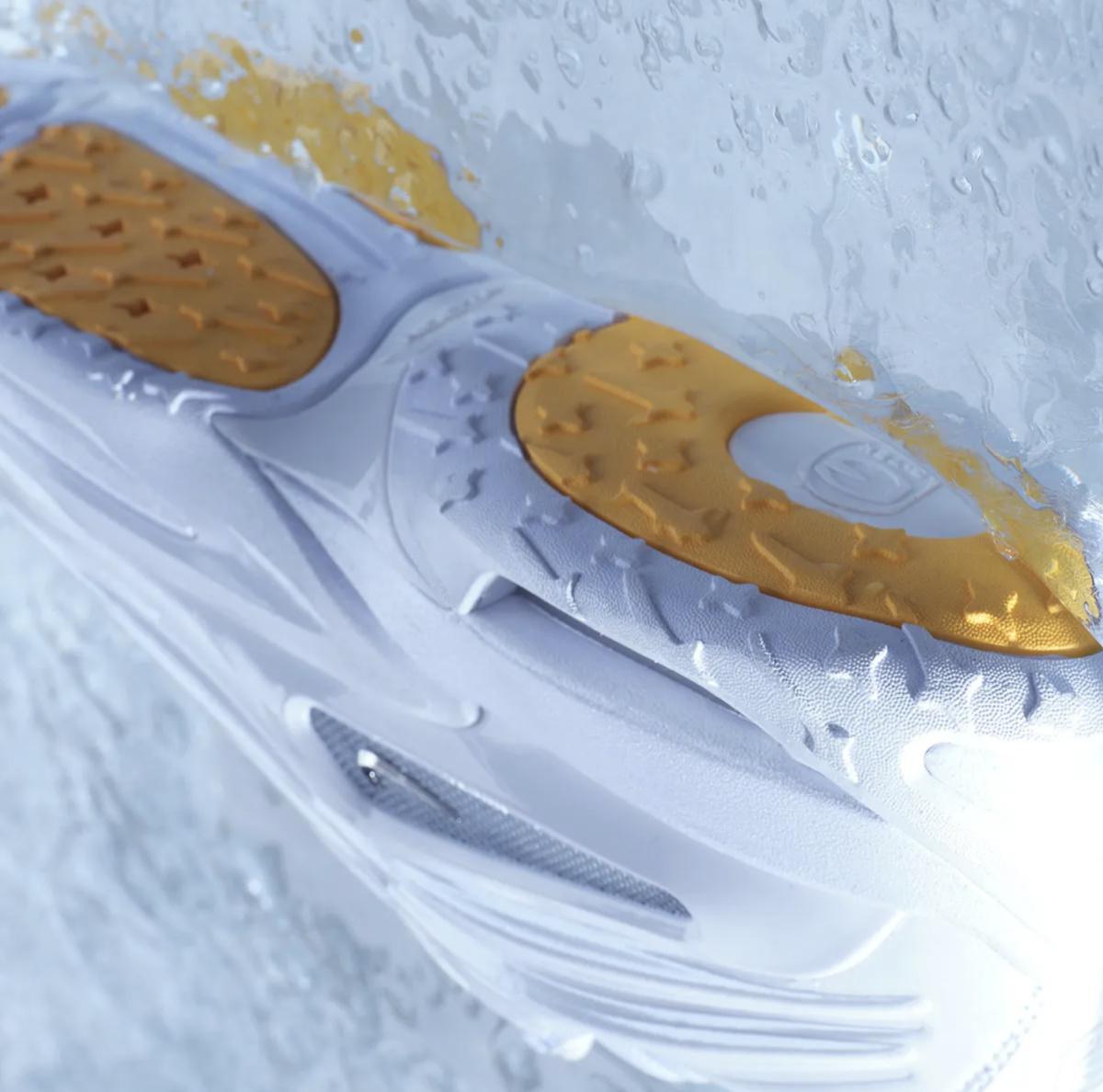 La Nike NOCTA Hot Step 2 "White" sort à minuit sur NOCTA.com La Nike NOCTA Hot Step 2 "White" sort à minuit sur NOCTA.com