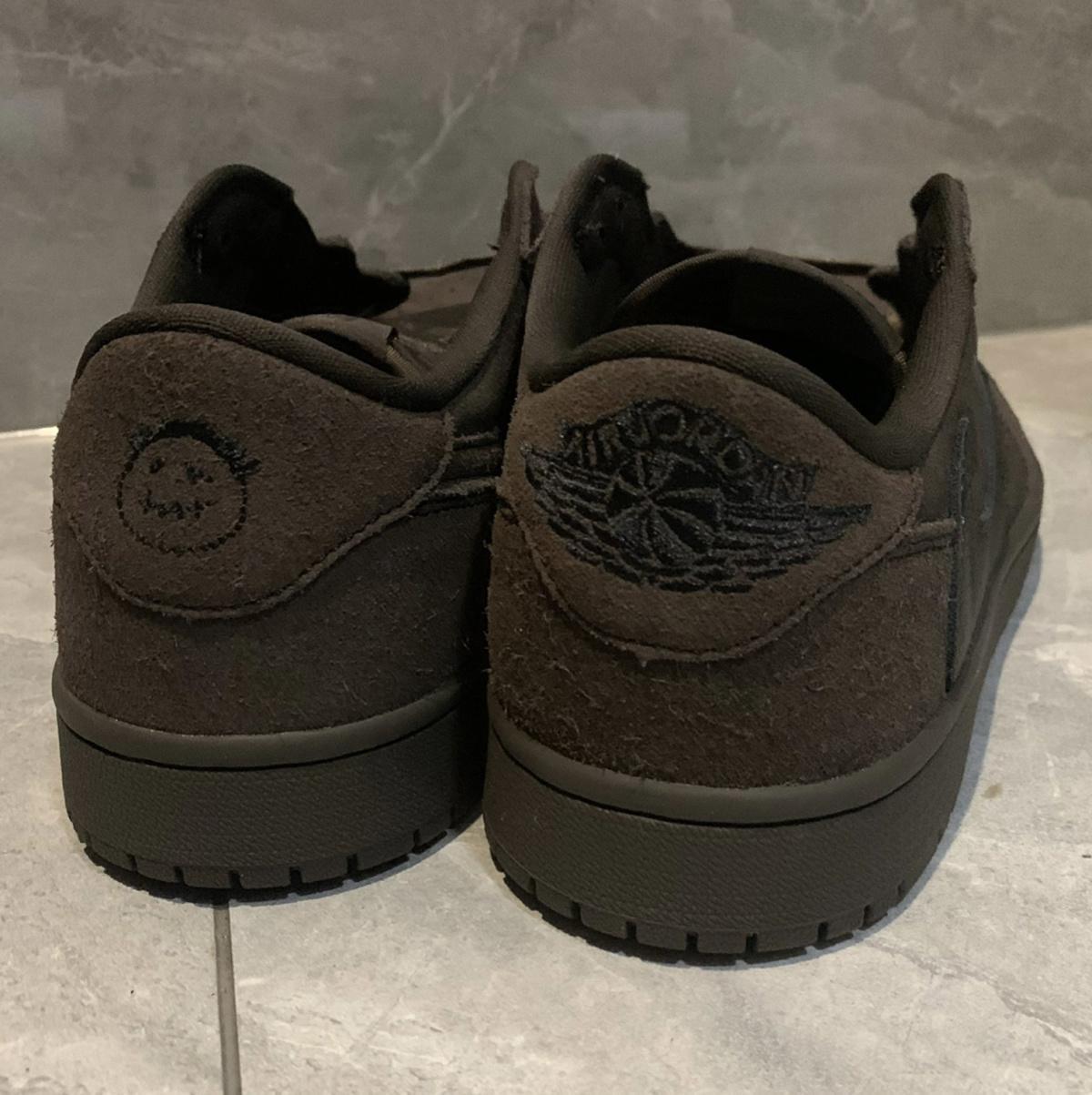 Premier regard sur la version Travis Scott x Air Jordan 1 Low OG "Triple Mocha" Premier regard sur la version Travis Scott x Air Jordan 1 Low OG "Triple Mocha"