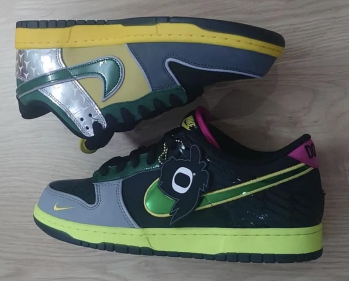 Le programme Ducks Of A Feather de l'Oregon va sortir des Nike Dunks "What The Duck". Le programme Ducks Of A Feather de l'Oregon va sortir des Nike Dunks "What The Duck".