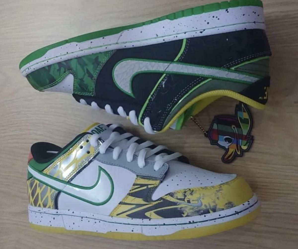 Le programme Ducks Of A Feather de l'Oregon va sortir des Nike Dunks "What The Duck". Le programme Ducks Of A Feather de l'Oregon va sortir des Nike Dunks "What The Duck".