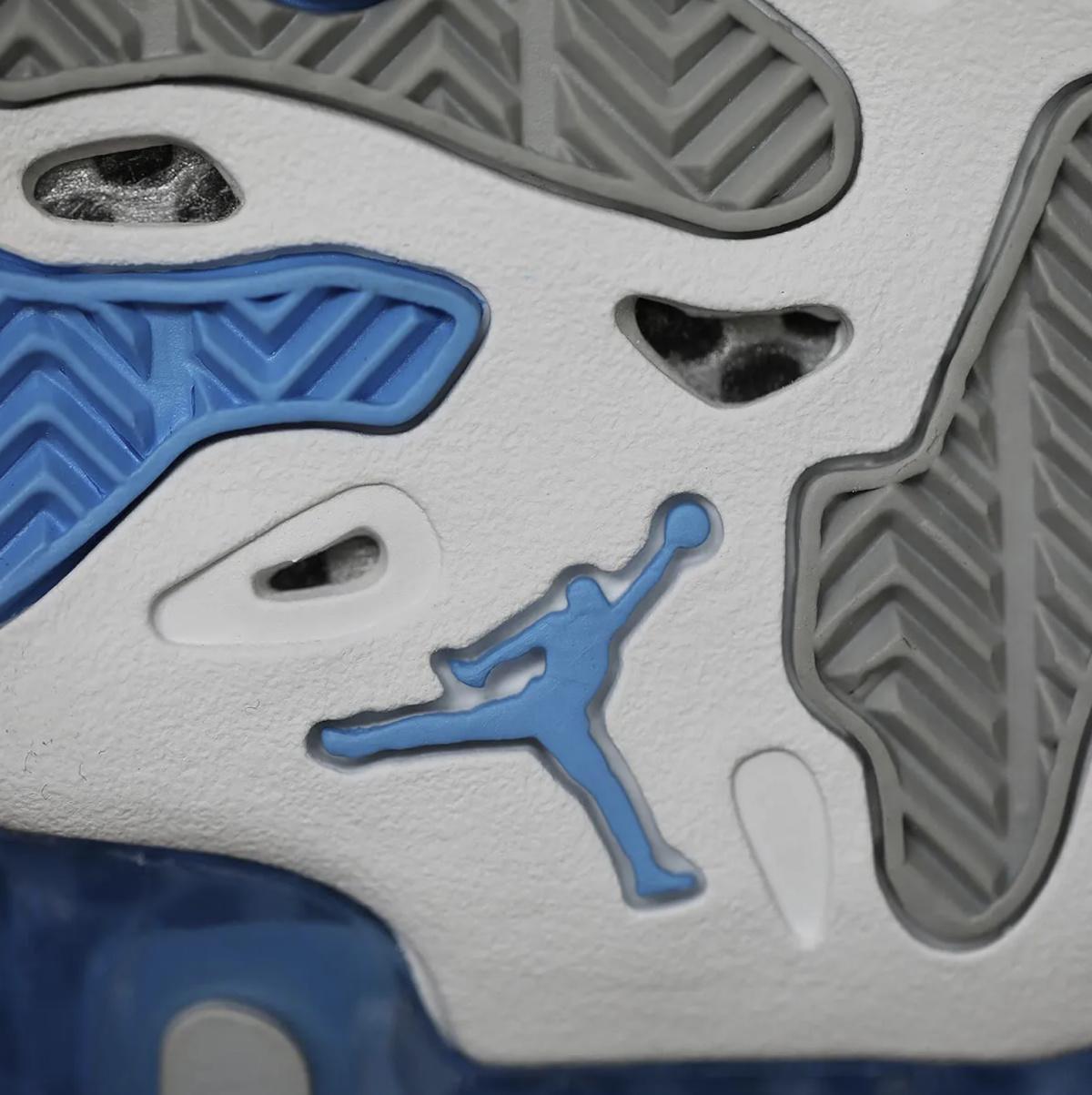 L'Air Jordan 17 Low « UNC » revient le 28 août pour 300 $. L'Air Jordan 17 Low « UNC » revient le 28 août pour 300 $.