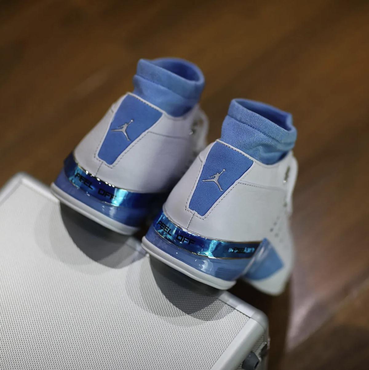 L'Air Jordan 17 Low « UNC » revient le 28 août pour 300 $. L'Air Jordan 17 Low « UNC » revient le 28 août pour 300 $.