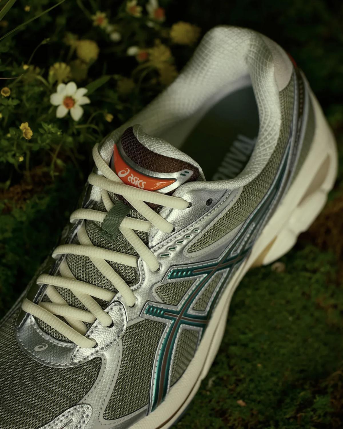 Le Carnaval de Bangkok s'apprête à inaugurer sa collaboration avec la ASICS GT-2160 « Concrete Bloom ». Le Carnaval de Bangkok s'apprête à inaugurer sa collaboration avec la ASICS GT-2160 « Concrete Bloom ».