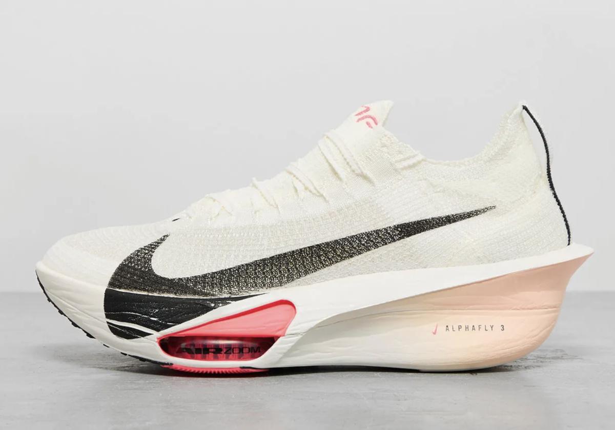 Hot Punch ajoute de l'énergie à la Nike ZoomX AlphaFly 3 Hot Punch ajoute de l'énergie à la Nike ZoomX AlphaFly 3