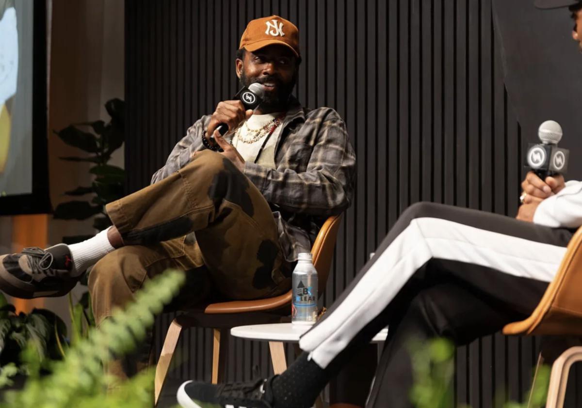 Kyrie Irving et ANTA sortent du terrain avec la chaussure KAI Tribe Kyrie Irving et ANTA sortent du terrain avec la chaussure KAI Tribe