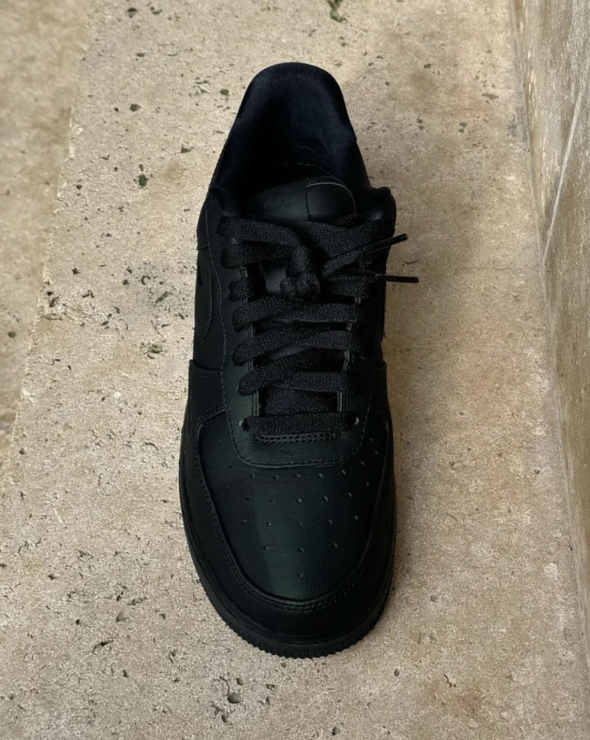 La collaboration de L'Art de L'automobile avec la Nike Air Force 1 est réservée aux amis et à la famille La collaboration de L'Art de L'automobile avec la Nike Air Force 1 est réservée aux amis et à la famille