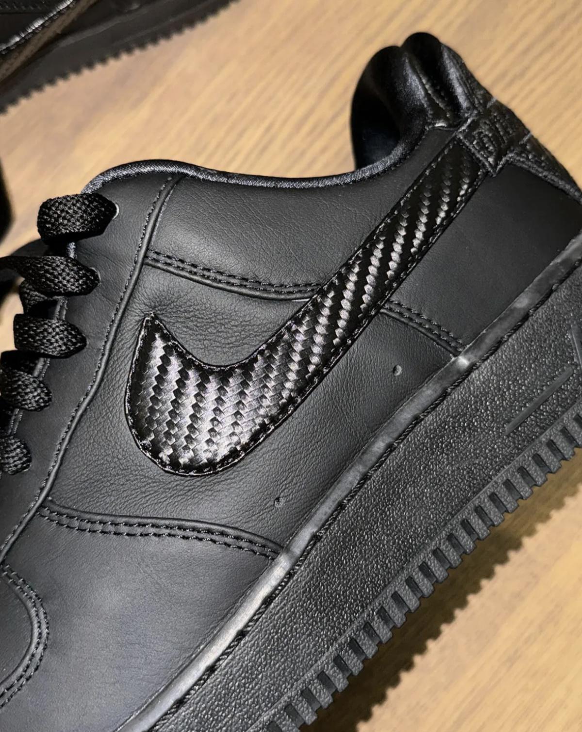 La collaboration de L'Art de L'automobile avec la Nike Air Force 1 est réservée aux amis et à la famille La collaboration de L'Art de L'automobile avec la Nike Air Force 1 est réservée aux amis et à la famille