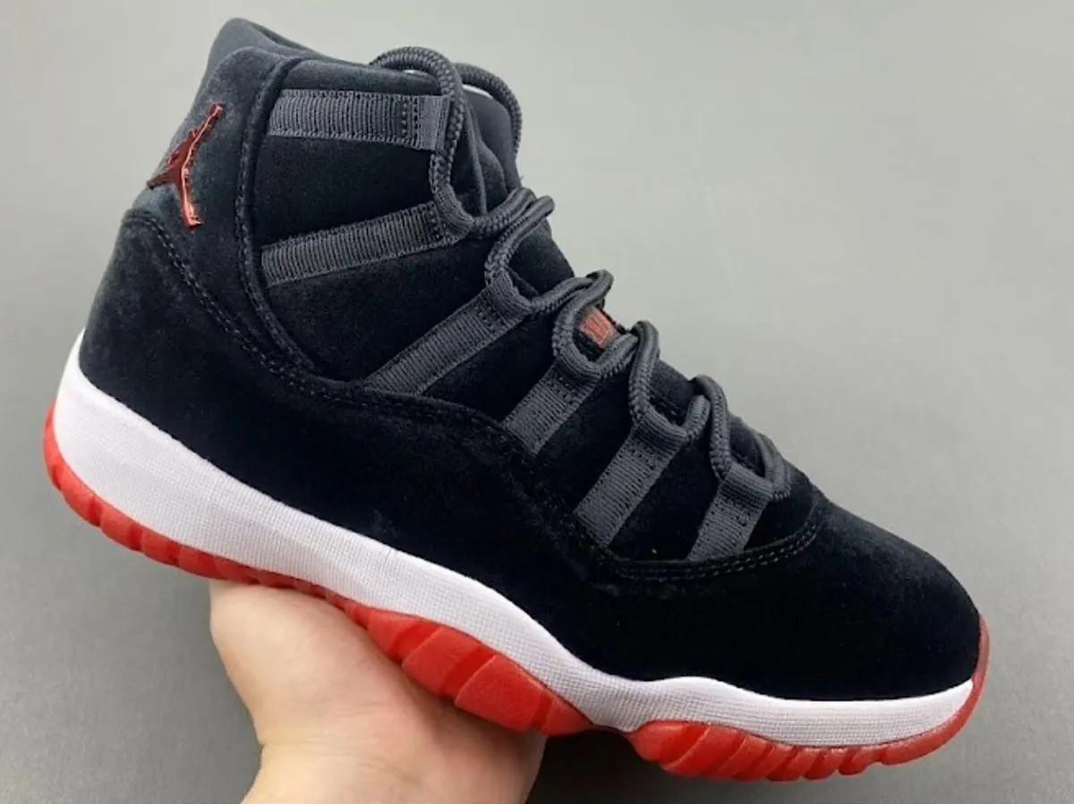 Premier regard sur l'Air Jordan 11 « Bred Velvet » Premier regard sur l'Air Jordan 11 « Bred Velvet »