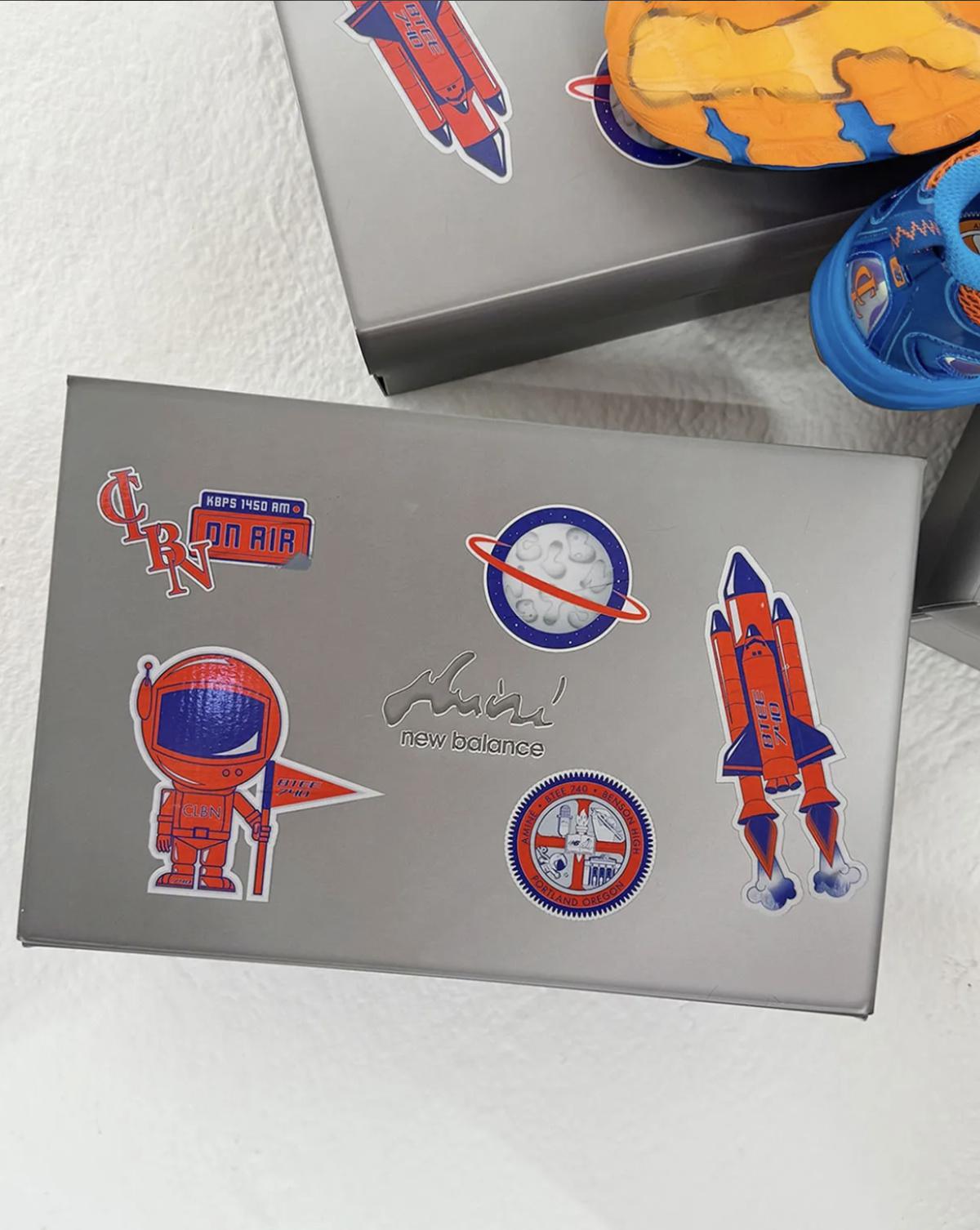 Premier regard sur la collaboration New Balance 740v2 « Benson Tech » d'Aminé Premier regard sur la collaboration New Balance 740v2 « Benson Tech » d'Aminé