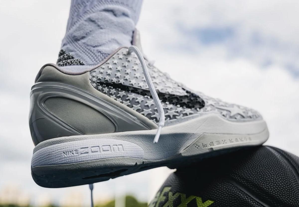 La Nike Kobe 6 Protro « All-Star 2.0 » ajoute un motif étoilé La Nike Kobe 6 Protro « All-Star 2.0 » ajoute un motif étoilé