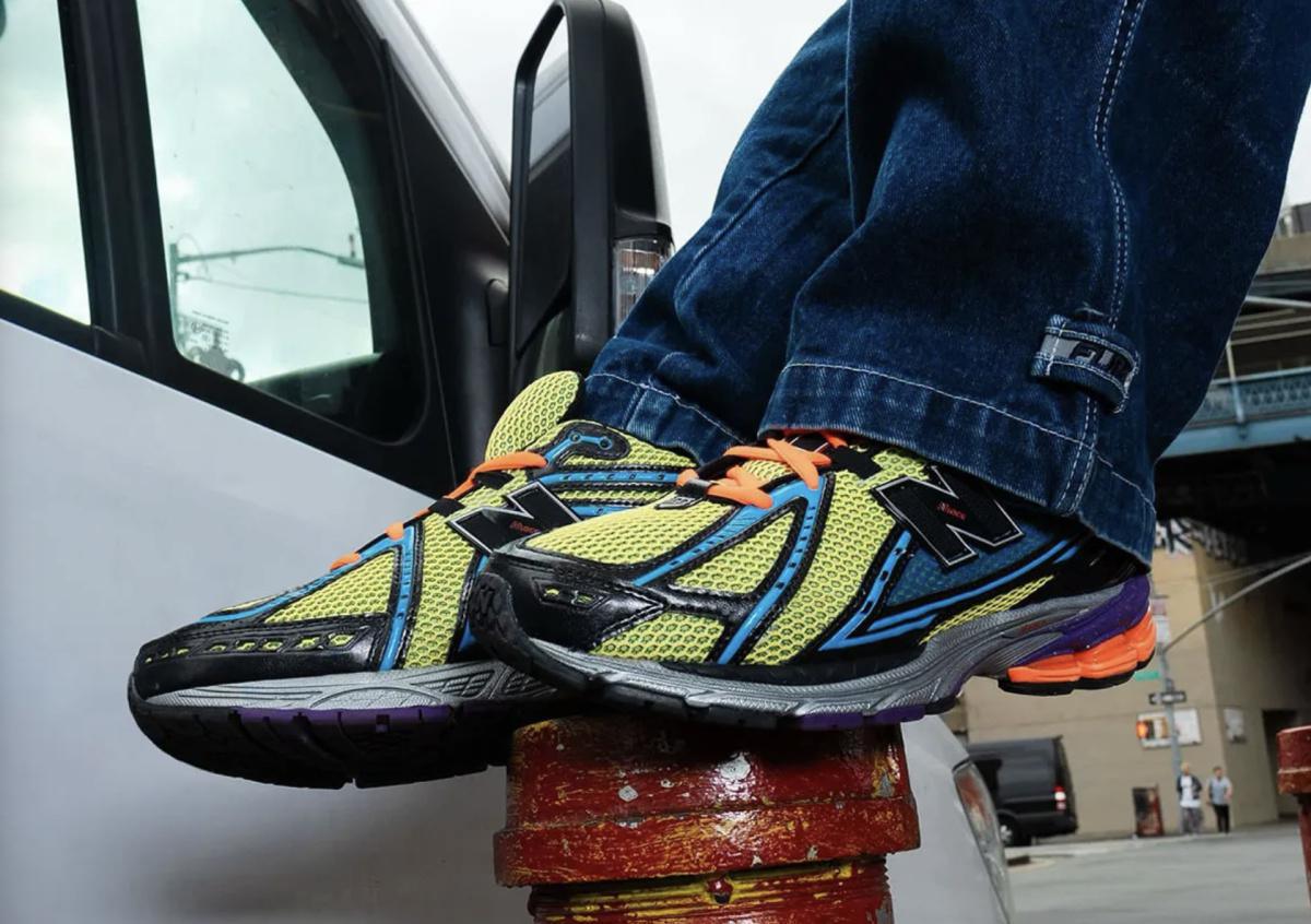 DTLR explore l'espace avec sa New Balance 1906R « Starry Nights ». DTLR explore l'espace avec sa New Balance 1906R « Starry Nights ».