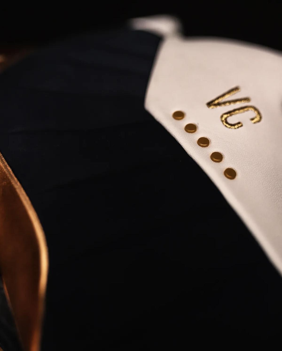 Nike offre à Vince Carter un paquet de Shox BB4 en l'honneur de son intronisation au Hall of Fame Nike offre à Vince Carter un paquet de Shox BB4 en l'honneur de son intronisation au Hall of Fame