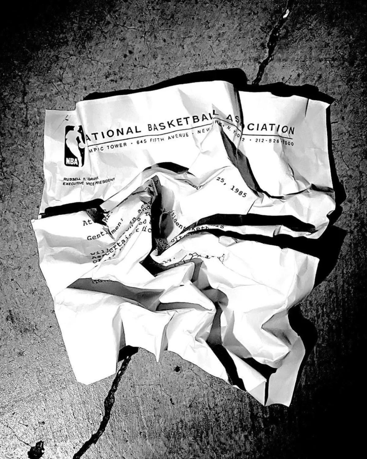 Jordan Brand souligne le 40e anniversaire des baskets interdites de Michael Jordan Jordan Brand souligne le 40e anniversaire des baskets interdites de Michael Jordan