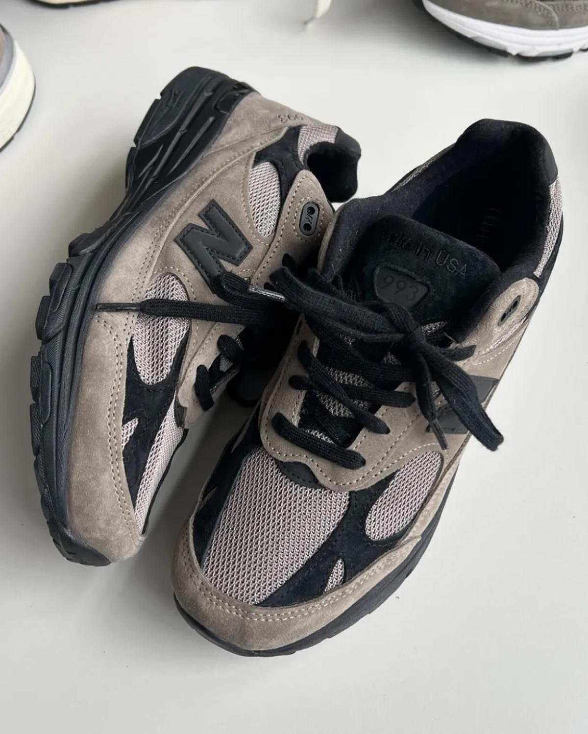 JJJound dévoile la collaboration New Balance 993 en deux styles marron JJJound dévoile la collaboration New Balance 993 en deux styles marron