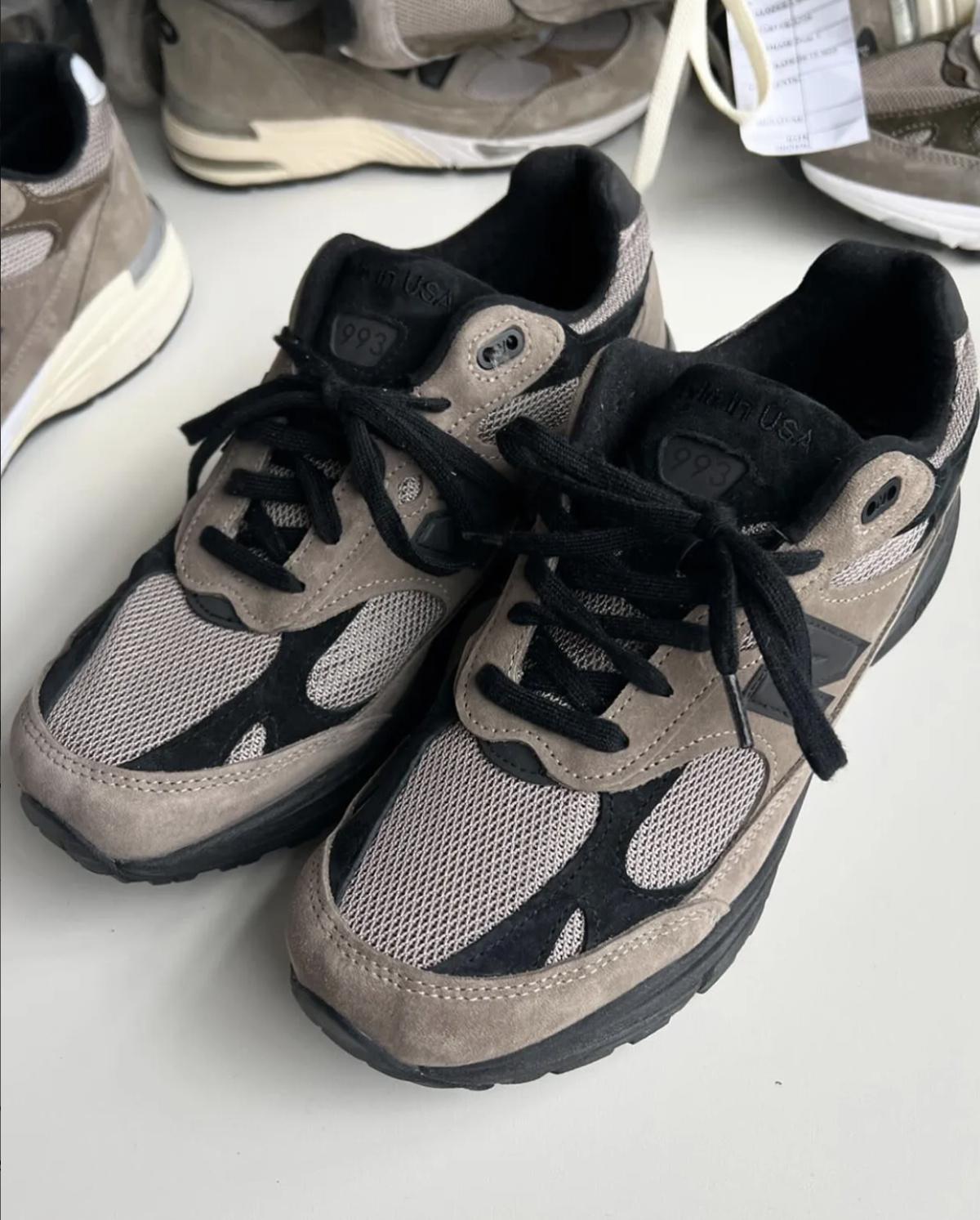 JJJound dévoile la collaboration New Balance 993 en deux styles marron JJJound dévoile la collaboration New Balance 993 en deux styles marron