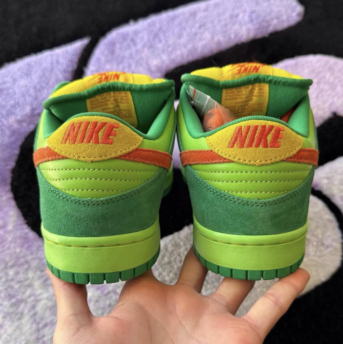 Nike SB Dunk Low « OFF ! » Échantillon de surfaces de spray anti-insectes Nike SB Dunk Low « OFF ! » Échantillon de surfaces de spray anti-insectes