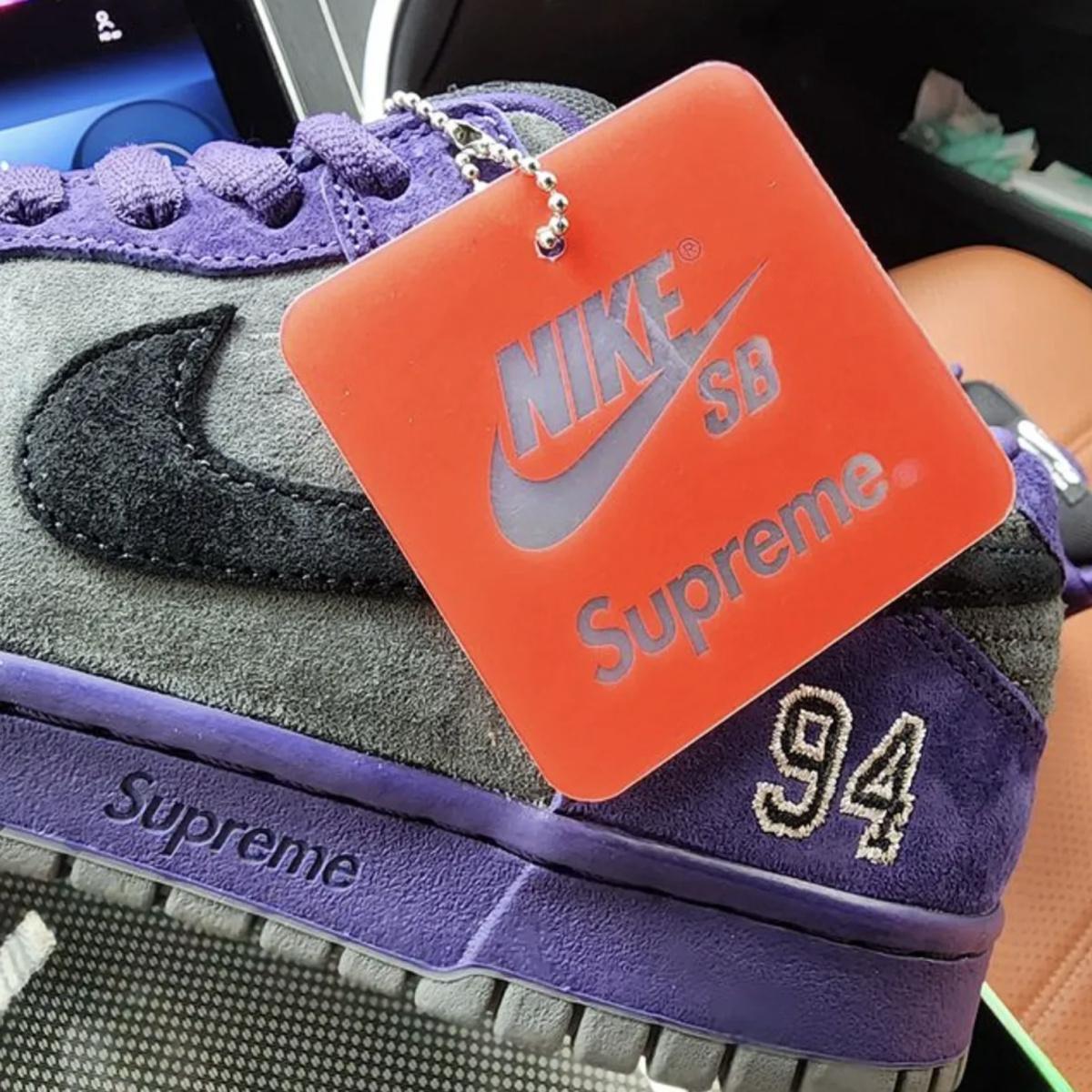Deux autres Supreme Nike SB Dunks en vue pour 2025 Deux autres Supreme Nike SB Dunks en vue pour 2025