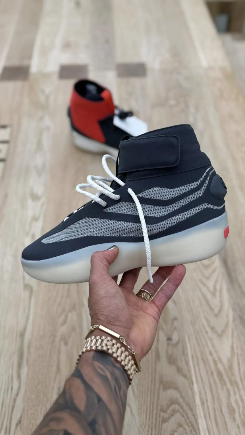 Jerry Lorenzo partage un échantillon de basket-ball « Derrick Rose » adidas x Fear Of God Athletics II Jerry Lorenzo partage un échantillon de basket-ball « Derrick Rose » adidas x Fear Of God Athletics II