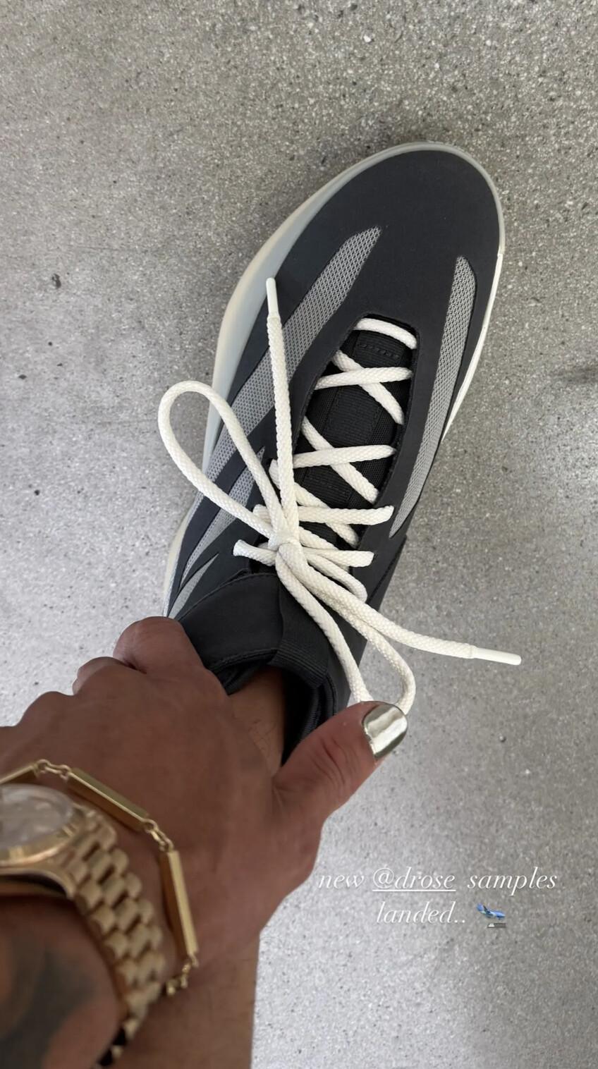 Jerry Lorenzo partage un échantillon de basket-ball « Derrick Rose » adidas x Fear Of God Athletics II Jerry Lorenzo partage un échantillon de basket-ball « Derrick Rose » adidas x Fear Of God Athletics II