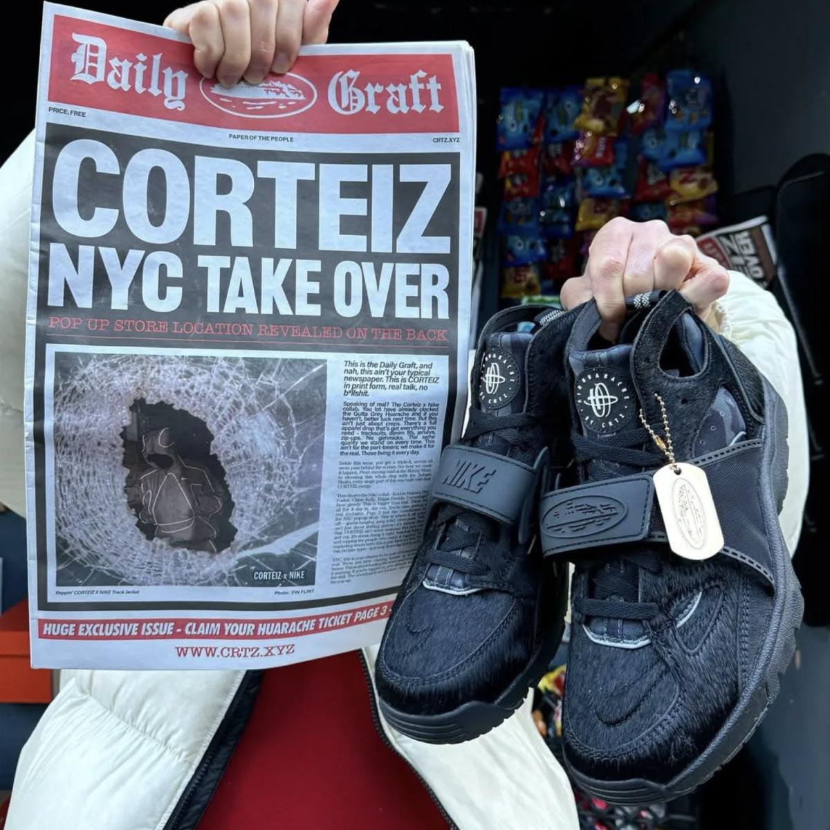 Corteiz lance sa Nike Air Trainer Huarache « Black » dans les kiosques de New York Corteiz lance sa Nike Air Trainer Huarache « Black » dans les kiosques de New York