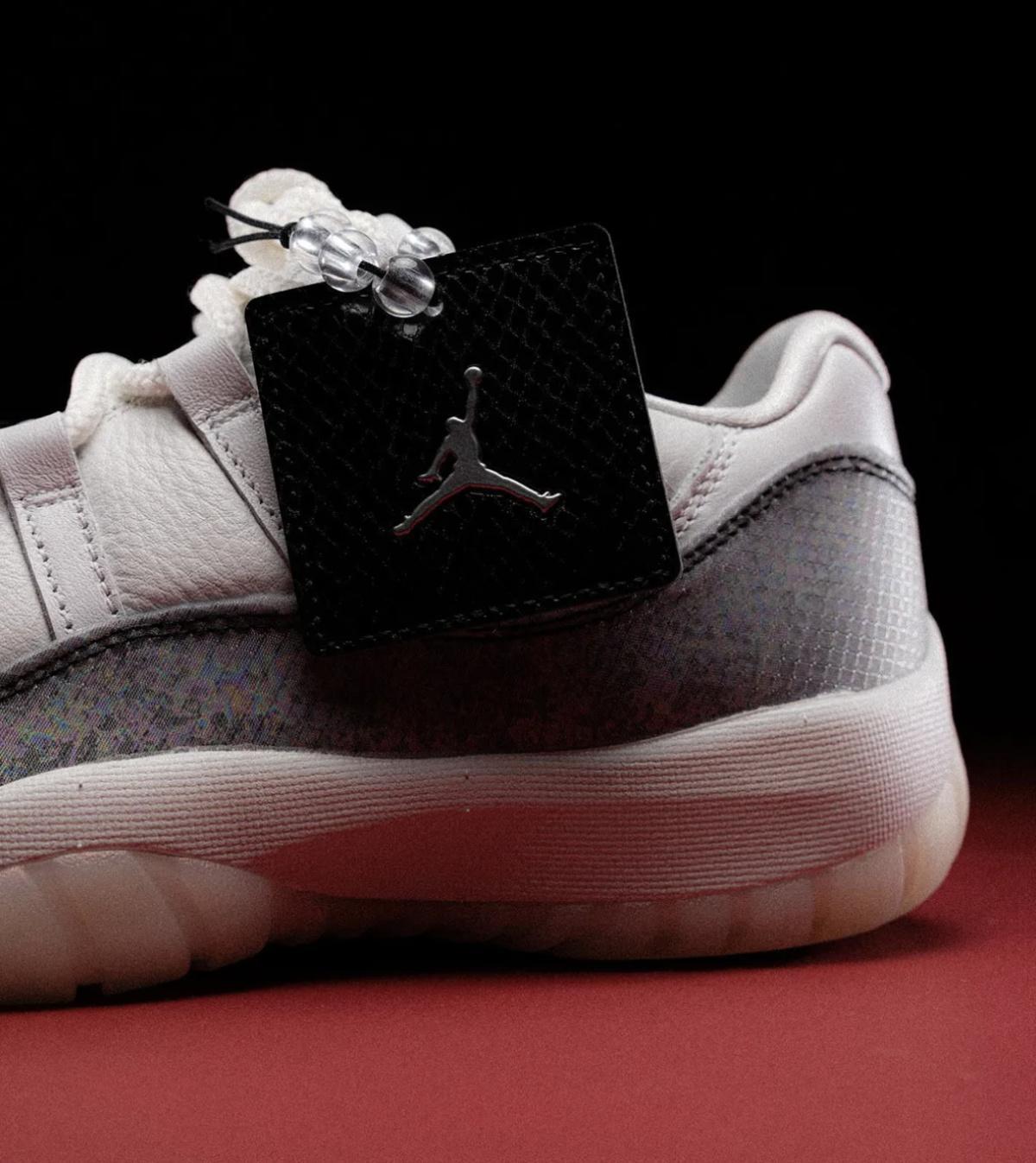 Gros plan sur l'Air Jordan 11 Low « Year Of The Snake »  Gros plan sur l'Air Jordan 11 Low « Year Of The Snake »