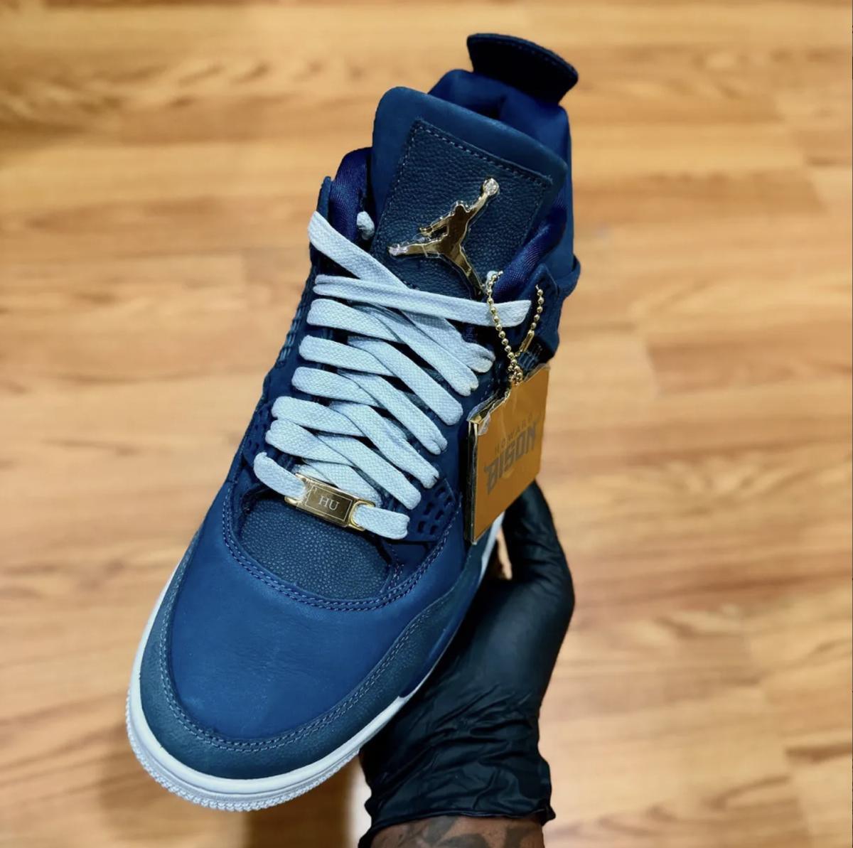 L'université d'Howard reçoit le traitement « First Class » de l'Air Jordan 4 PE L'université d'Howard reçoit le traitement « First Class » de l'Air Jordan 4 PE