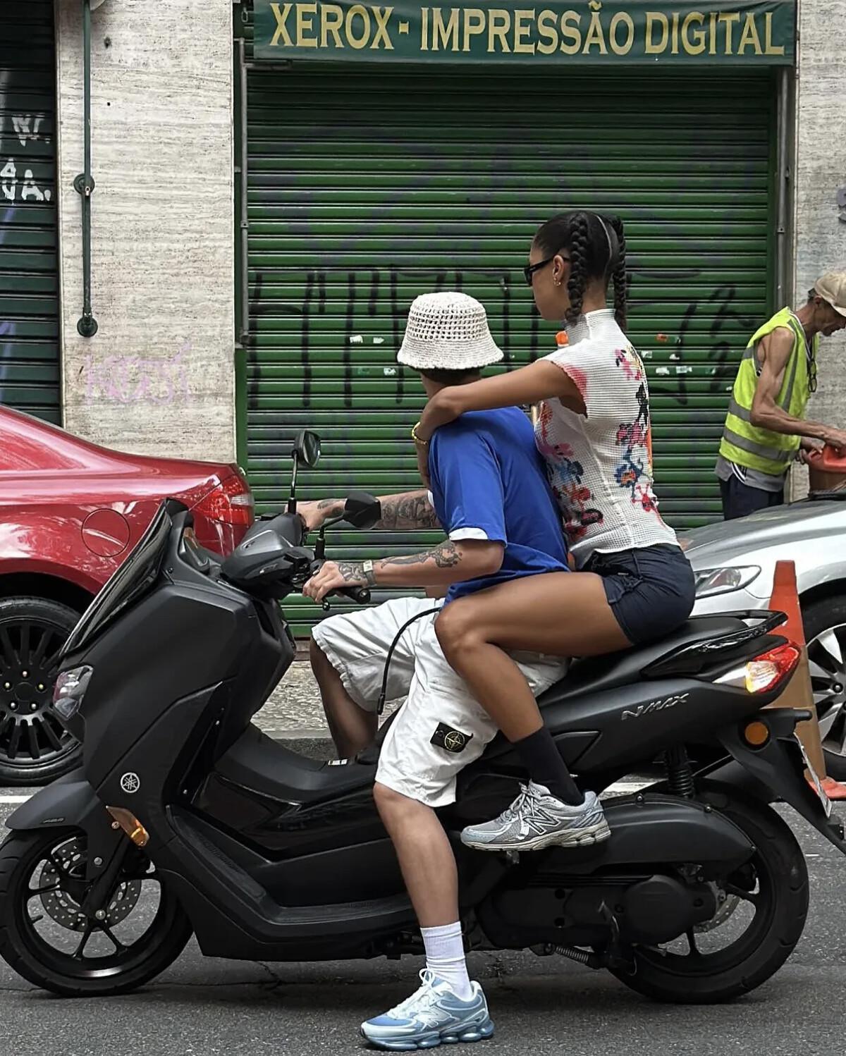 Premier regard sur la New Balance 2000 Premier regard sur la New Balance 2000