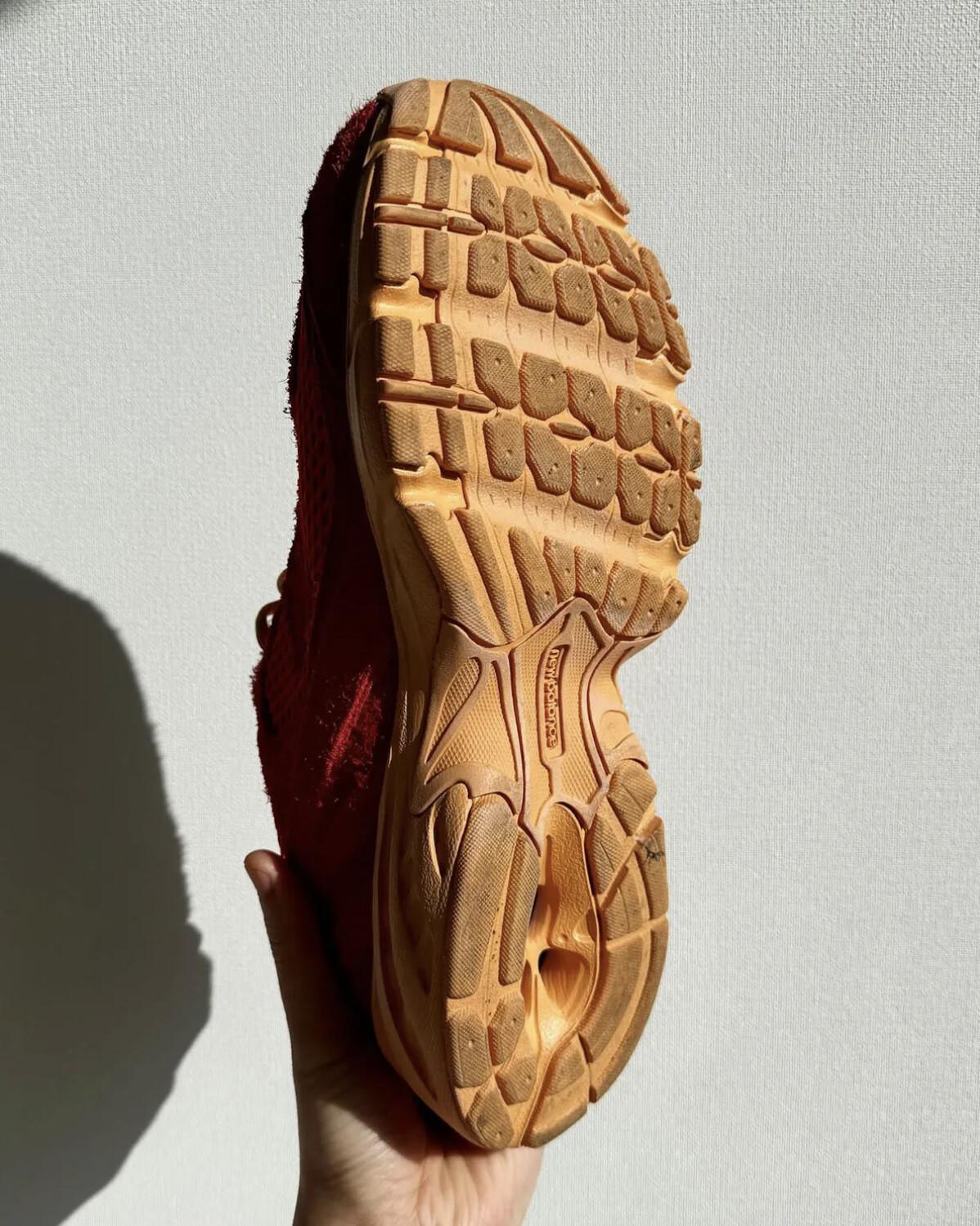 Dohee Kim de XLIM dévoile la collaboration New Balance 509 en rouge