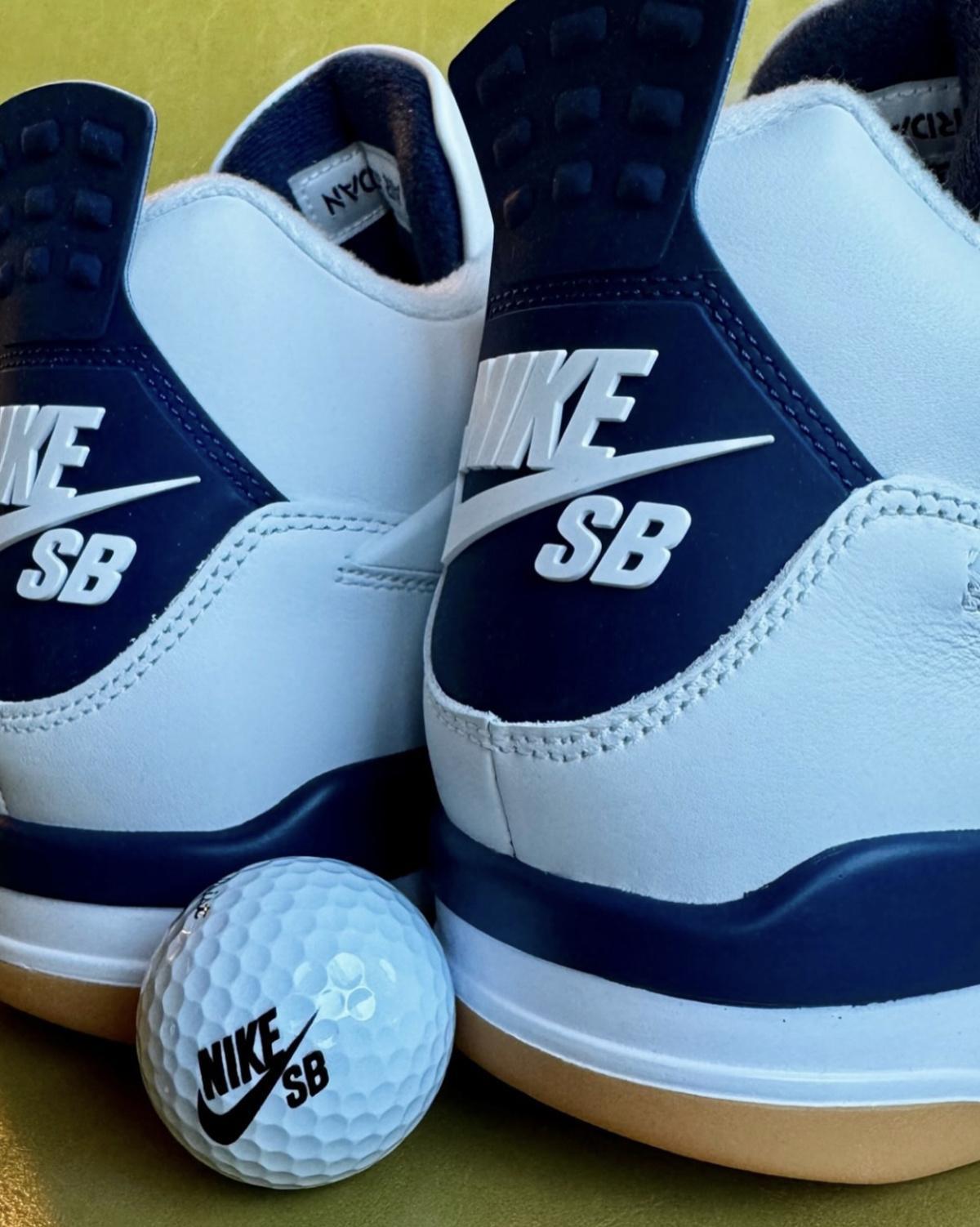 Gros plan sur la Nike SB Air Jordan 4 « Midnight Navy » 