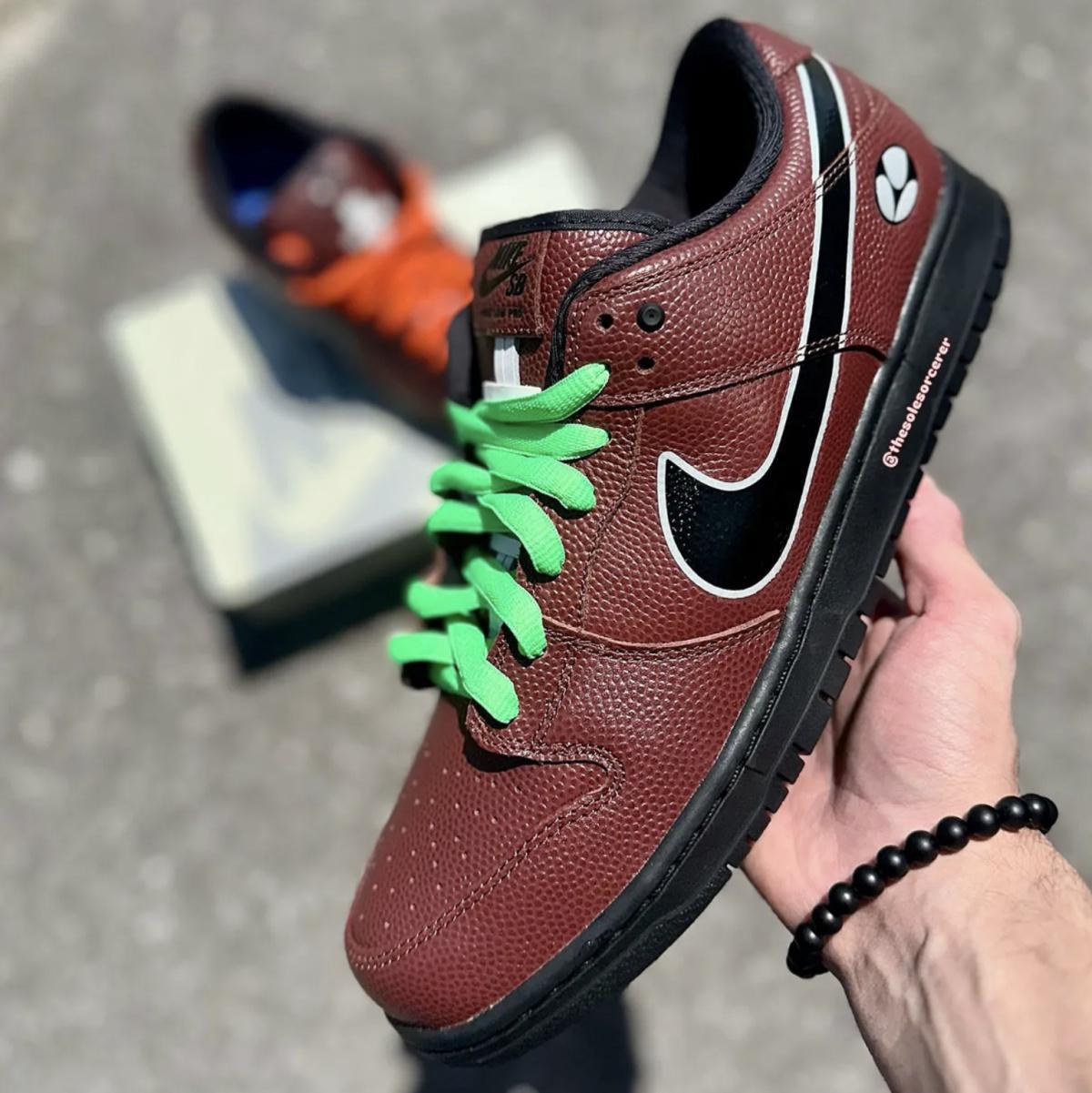 The Limosine Skateboards x Nike SB Dunk Low sortira le 19 juin The Limosine Skateboards x Nike SB Dunk Low sortira le 19 juin