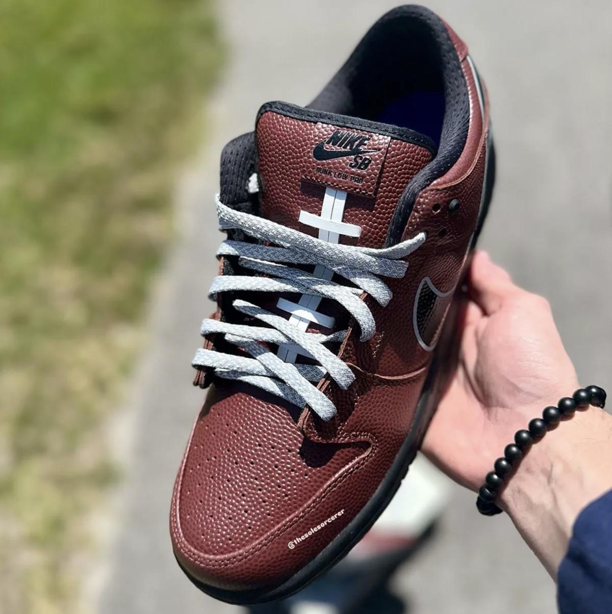 The Limosine Skateboards x Nike SB Dunk Low sortira le 19 juin The Limosine Skateboards x Nike SB Dunk Low sortira le 19 juin