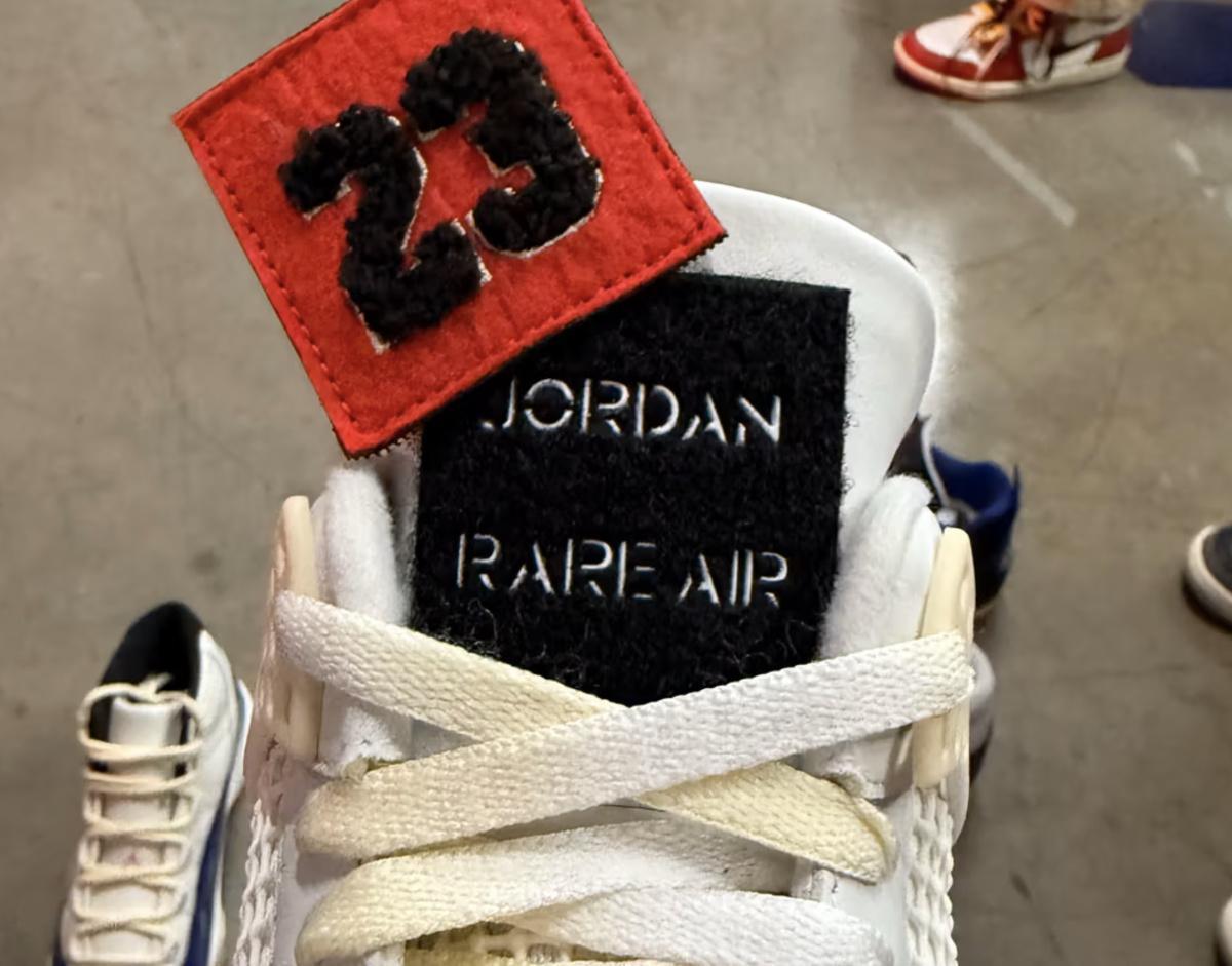 Découvrez ce sample Air Jordan 4 « Rare Air ». Découvrez ce sample Air Jordan 4 « Rare Air ».