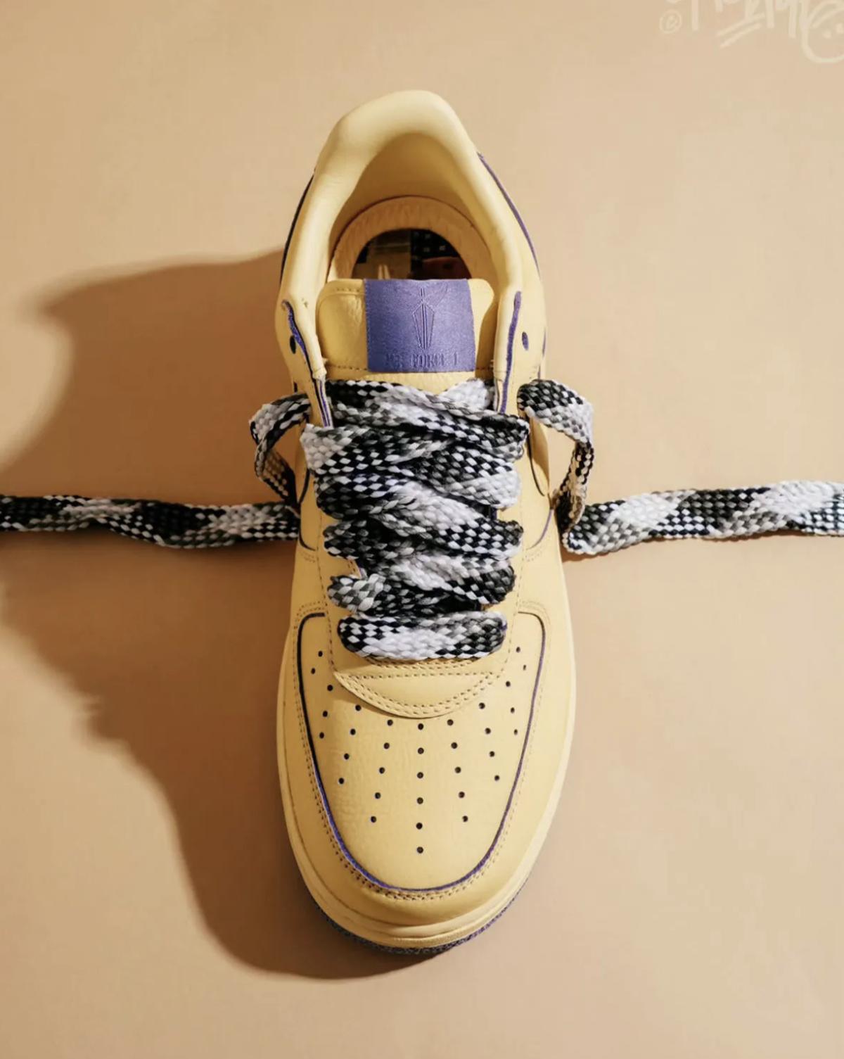 Ce Kobe x Nike Air Force 1 Low s'inspire de la photo du lancer franc en pyjama