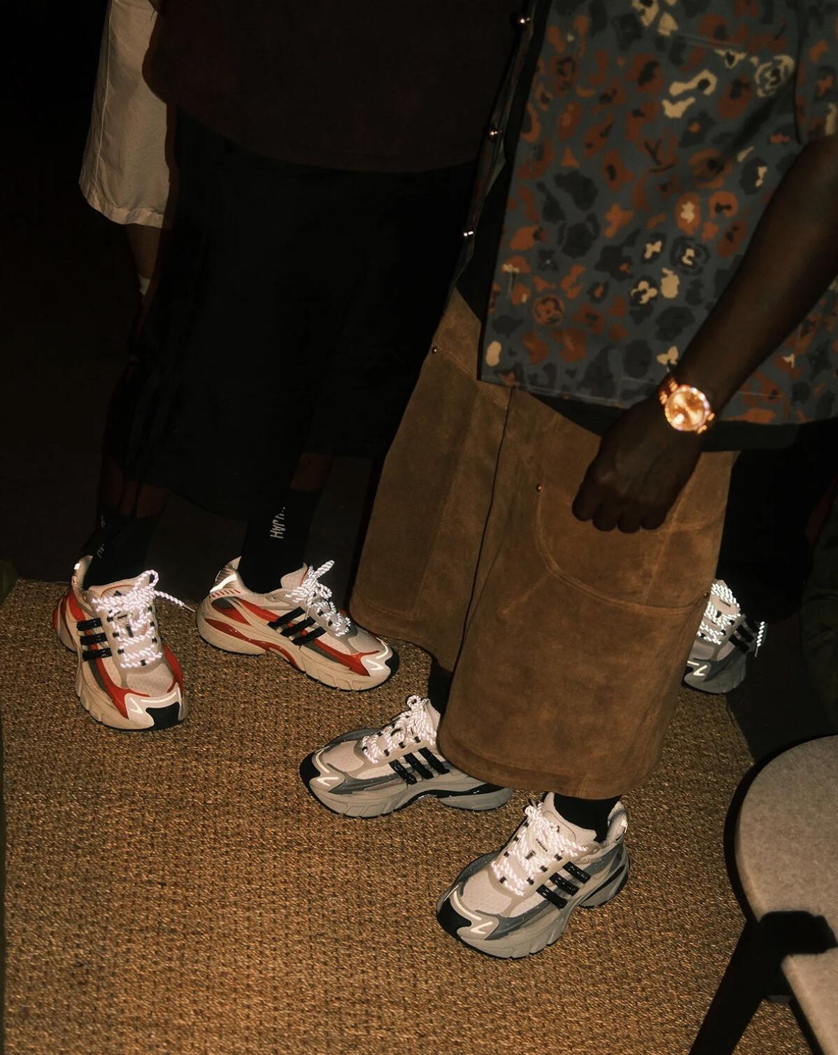 The Clipse présente le nouveau coloris adidas Jellyfish à Paris The Clipse présente le nouveau coloris adidas Jellyfish à Paris