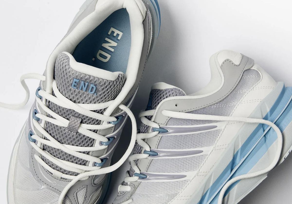 END. Les vêtements font un clin d'œil aux magasins de quartier avec une adidas HRMY inspirée par les marchands de journaux